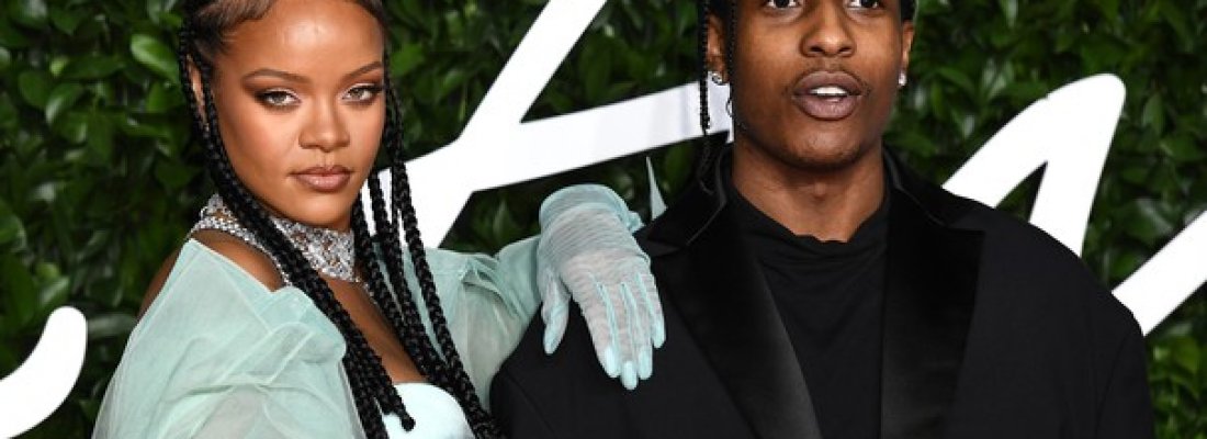 Rihanna tá namorando