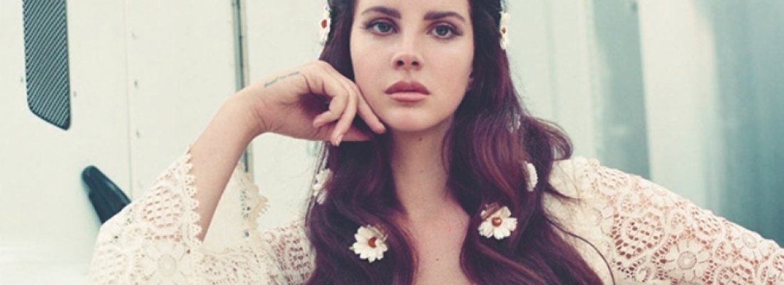 Lana Del Rey lança livro de poesia!