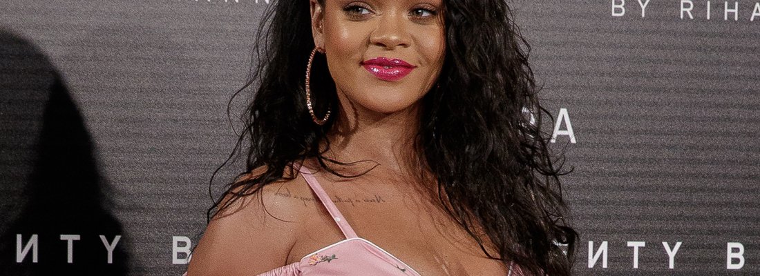 Rihanna processa o próprio pai por usar indevidamente seu nome para fechar negócios