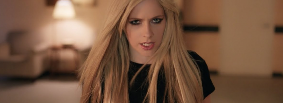 Avril Lavigne lança versão acústica do single “Bite Me”