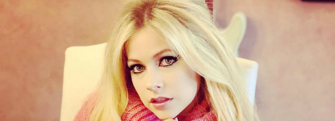 Avril Lavigne cancela turnê na Ásia por causa do coronavírus.