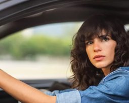 Bruna Marquezine fará investigação de assassinato em ‘Maldivas’