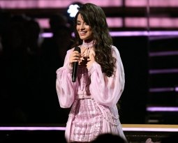 Amazon Prime do Japão divulga pôster oficial de “Cinderela” com Camila Cabello