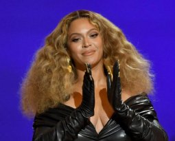 Beyoncé anuncia lançamento de novo álbum