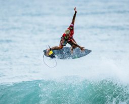 Com muita neblina, início do WSL Finals é adiado novamente