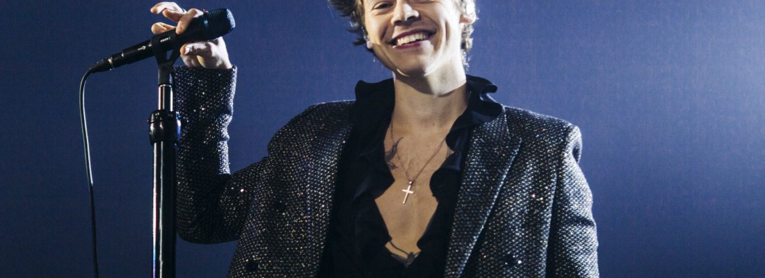 Harry Styles divulga título, capa e data de lançamento de seu novo álbum.