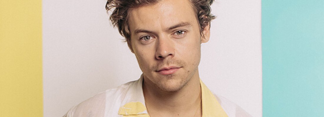 Harry Styles come escorpião para não escolher o melhor álbum entre os membros do One Direction.