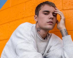 Justin Bieber libera clipe emocionante da música “Ghost”