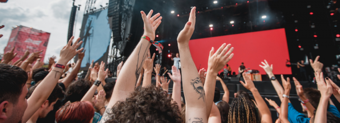 Lollapalooza Brasil começa a enviar pulseiras “Lolla Cashless”