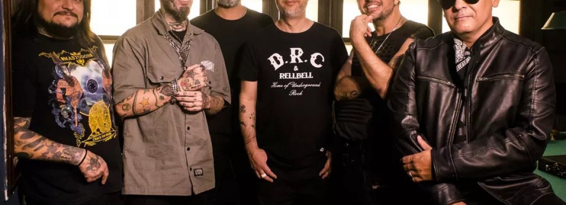 Marcus Menna encara ‘Duelo final’ com a banda Detonautas na retomada da carreira solo