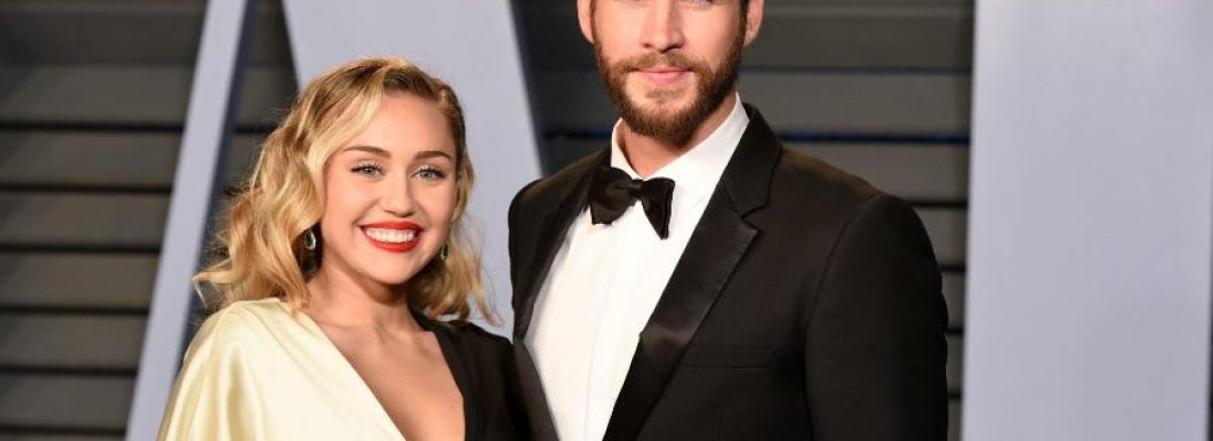 Miley Cyrus e Liam Hemsworth se divorciam legalmente.