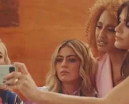 NetFlix divulga cartazes da série “Maldivas”, estrelada por Manu Gavassi e Bruna Marquezine
