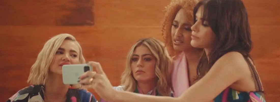 NetFlix divulga cartazes da série “Maldivas”, estrelada por Manu Gavassi e Bruna Marquezine