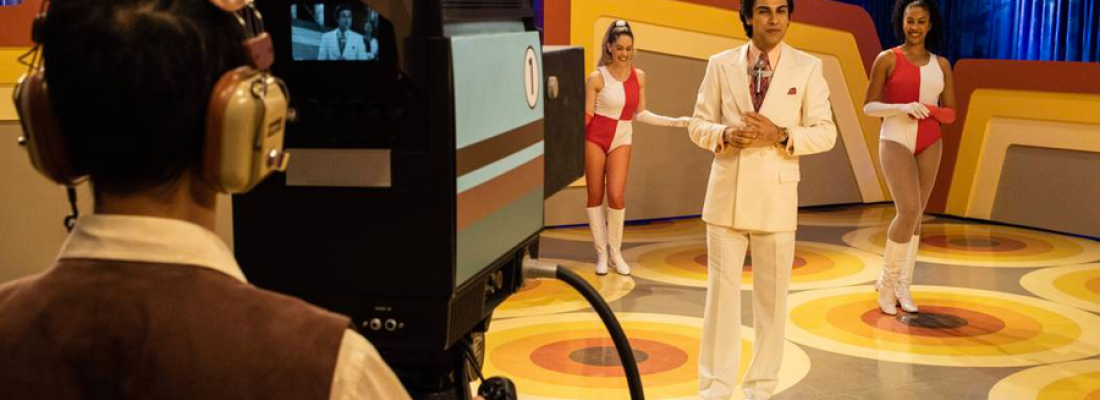 Reveladas as primeiras fotos da série que vai contar a vida de Silvio Santos