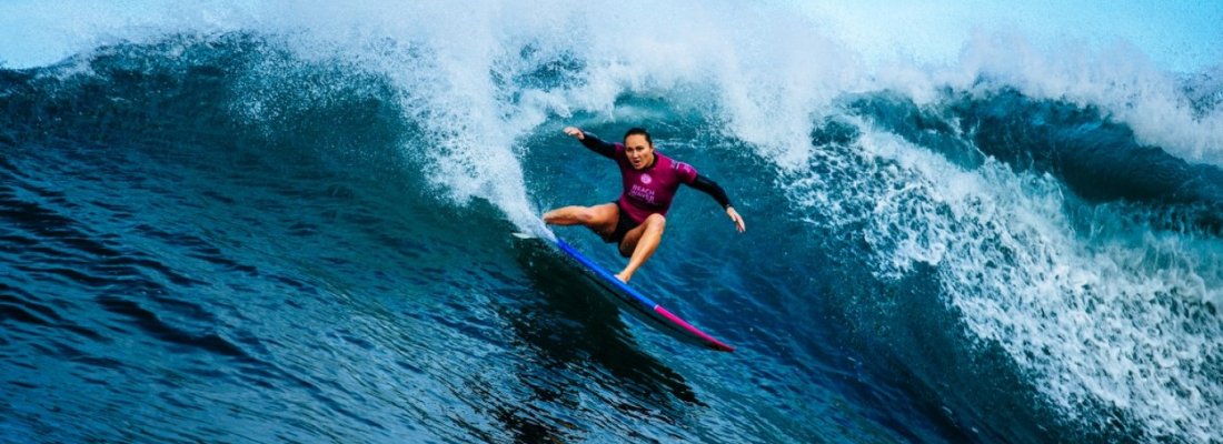 Carissa Moore é tetracampeã mundial de surfe no Havaí