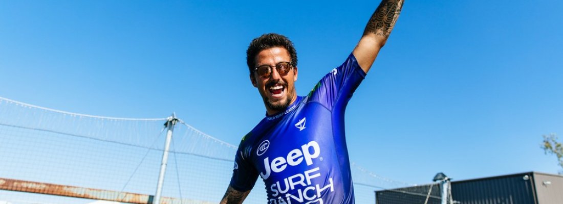 Filipe Toledo supera Gabriel Medina e é campeão do Surf Ranch