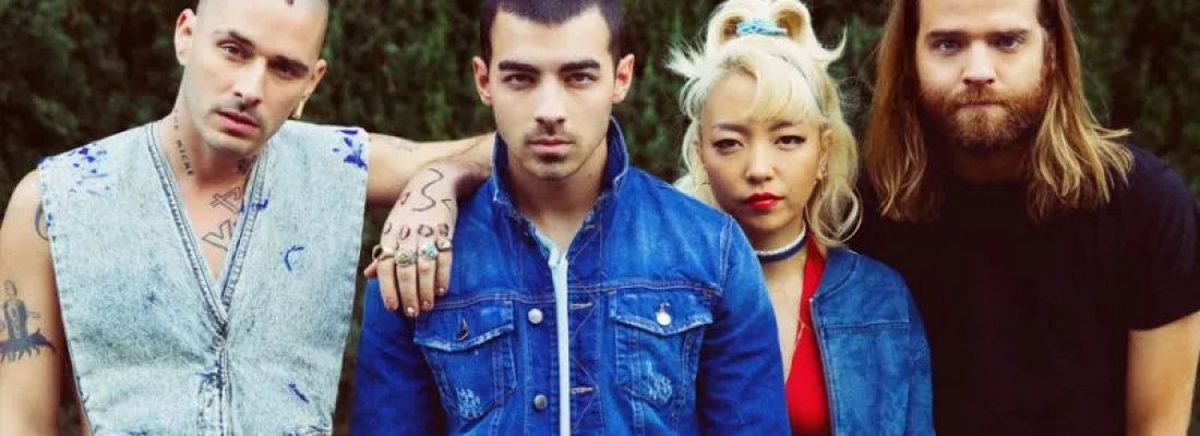 O DNCE voltou! Banda lançou o single “Dancing Feet”