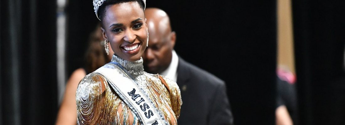 Zozibini Tunzi, Miss África do Sul, é eleita Miss Universo 2019.